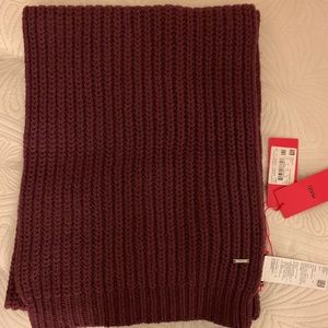 Hugo boss wool scarf